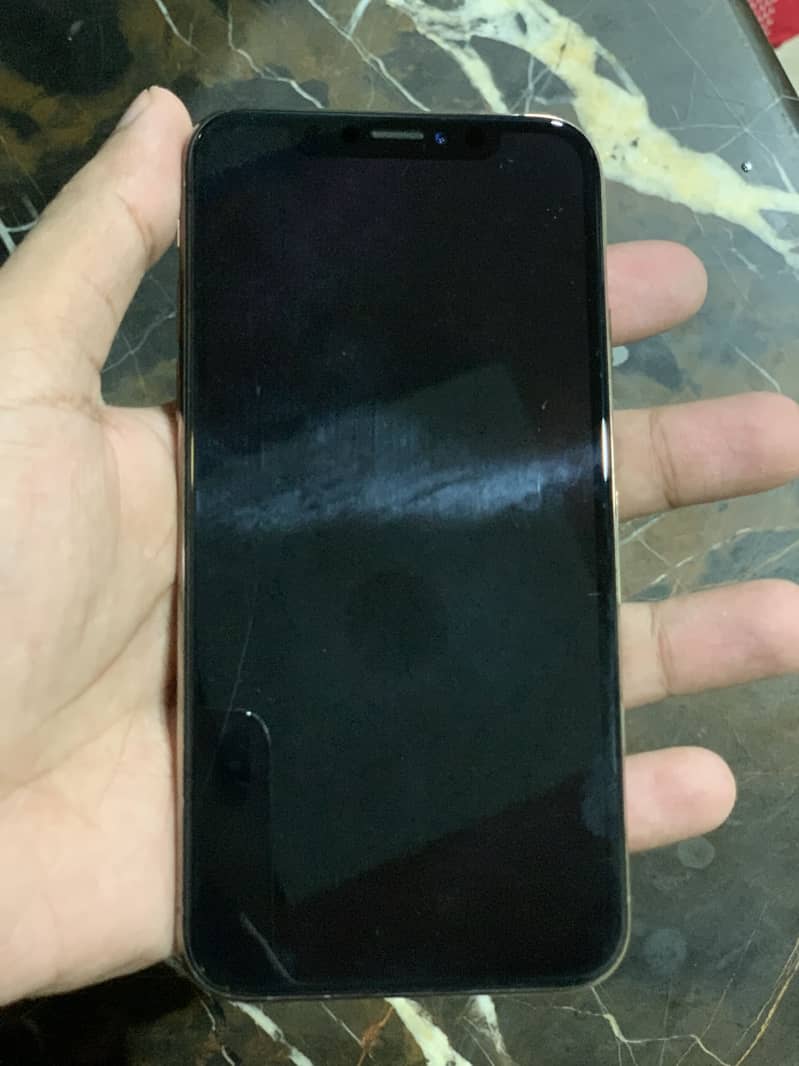 Apple iPhone XS 6