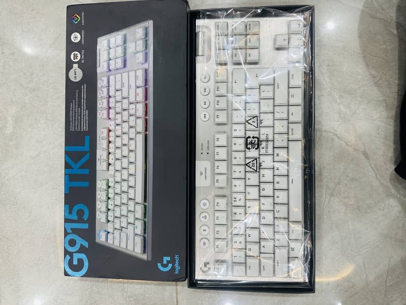 Logitech G915 TKL Lightspeed 1