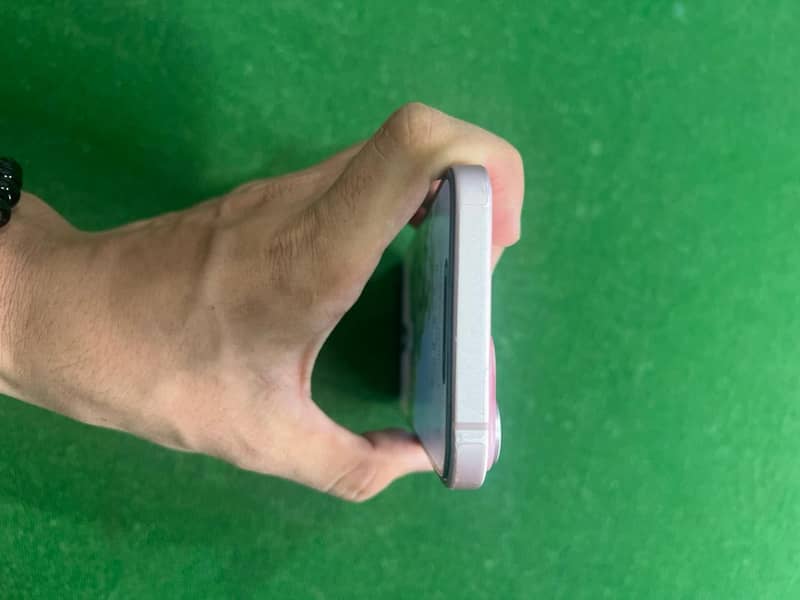 Apple iPhone 15 2