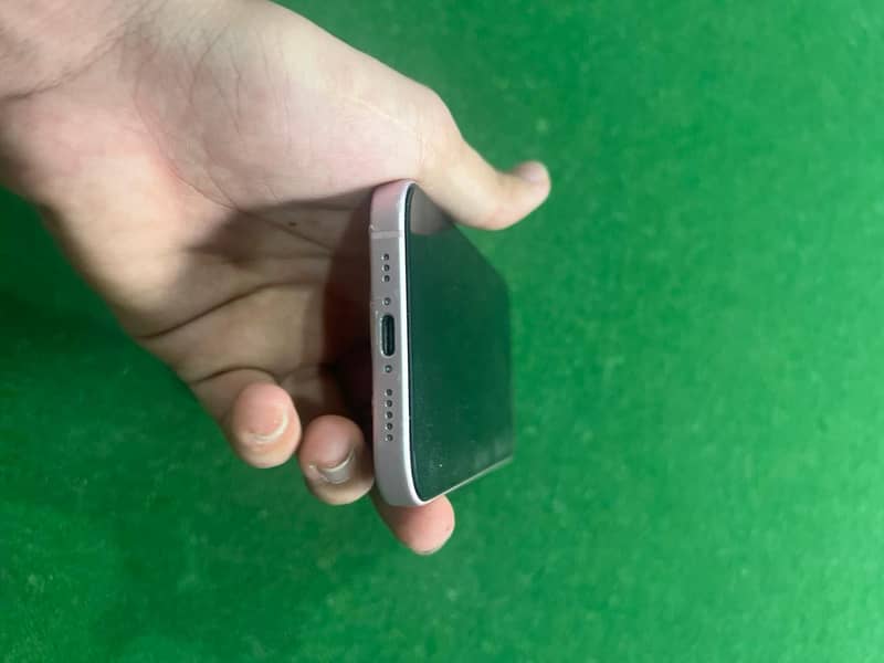 Apple iPhone 15 3