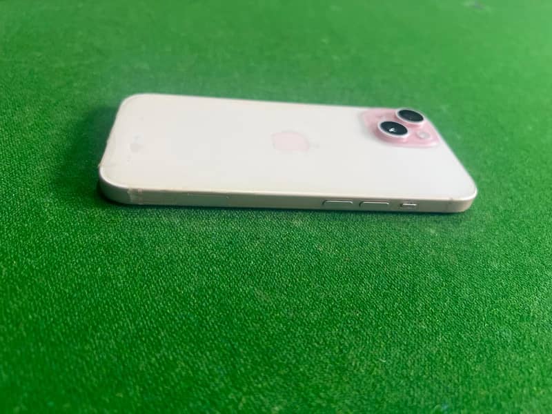 Apple iPhone 15 6