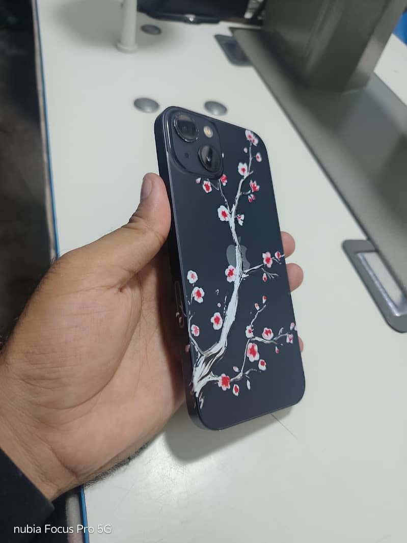 Apple iPhone 13 1