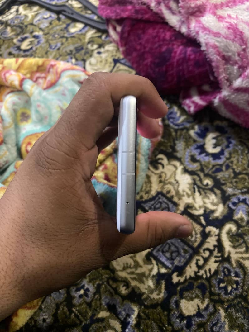 Google Pixel 7a 4