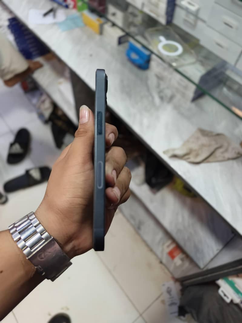 Apple iPhone 13 3
