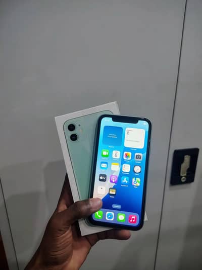 Apple iPhone 11 128 gb non pta my WhatsApp number 0329.4868571