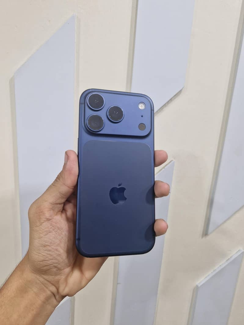 Apple iPhone 17 Pro 1
