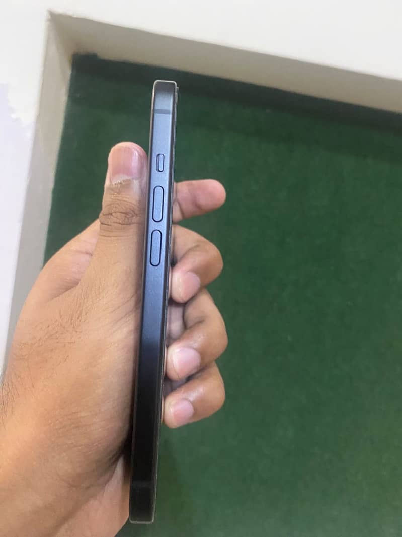 Apple iPhone 15 3