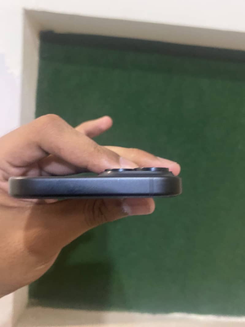 Apple iPhone 15 5