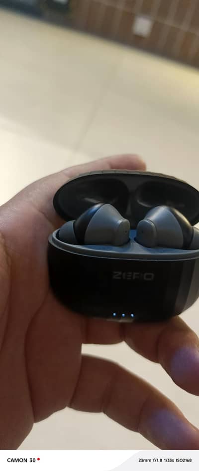 zero life style earbuds