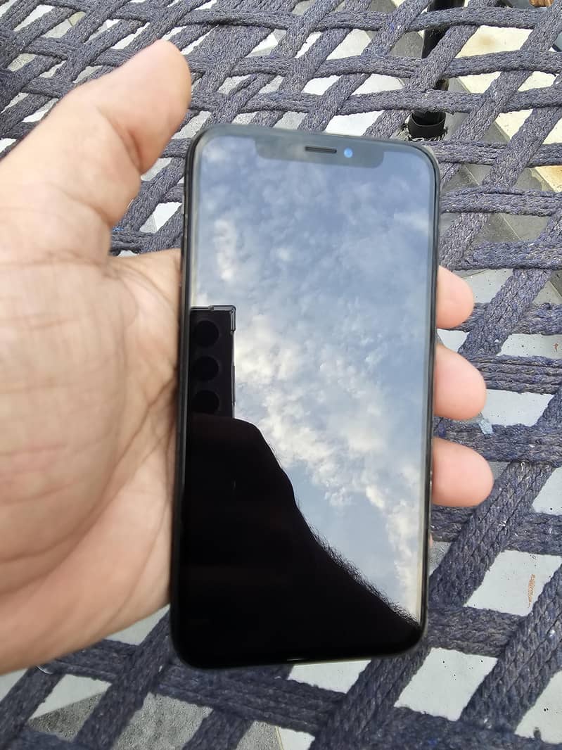 iPhone xs 1