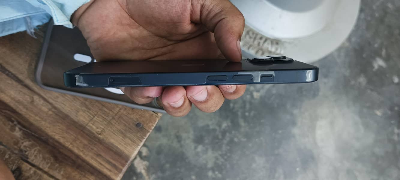 Apple iPhone 13 1