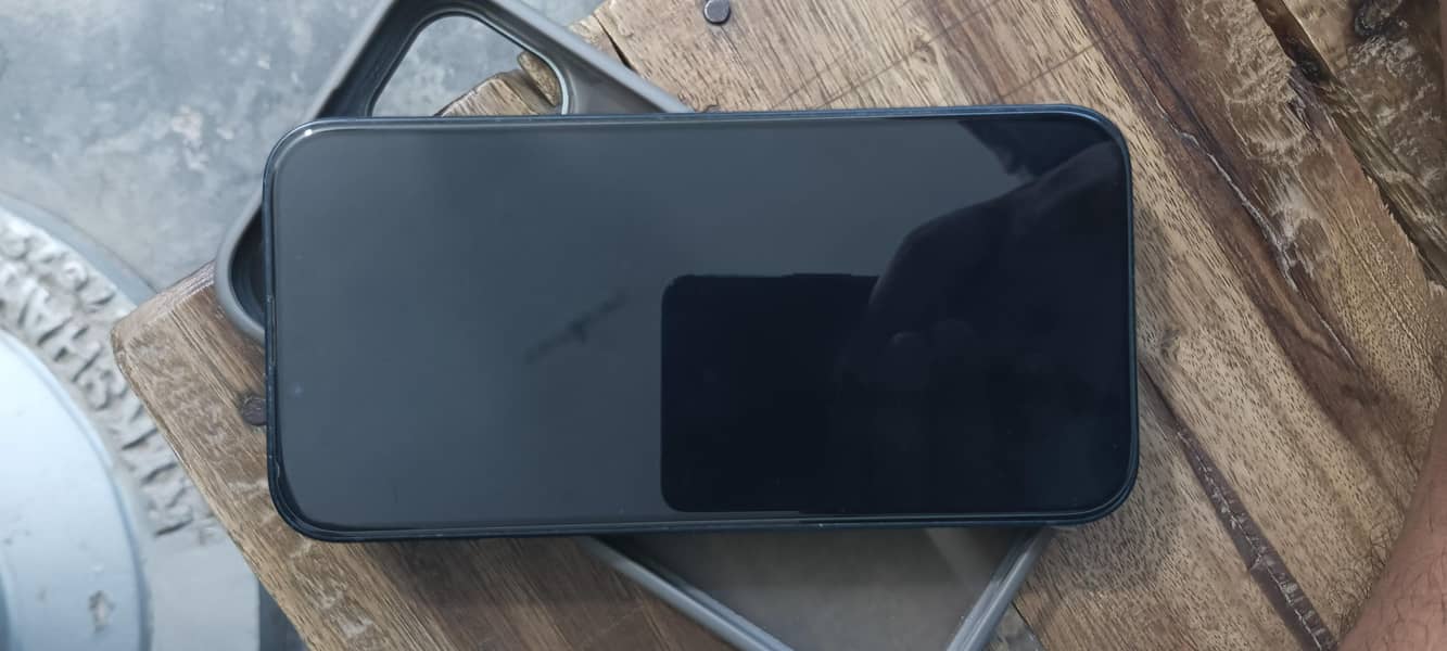 Apple iPhone 13 2