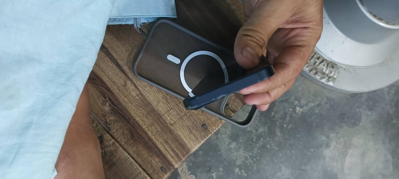 Apple iPhone 13 4