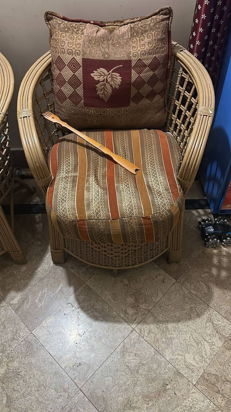 Sofa set plus four stools 0