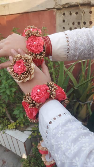 Handmade Pink Floral Gajra & Ring Set - Bridal Mehndi Jewellery