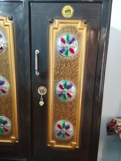 3 Door Iron Almari for sell