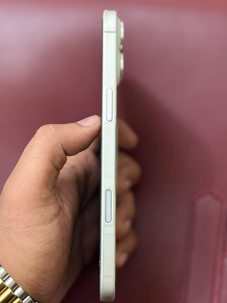 Apple iPhone 16 Plus 1