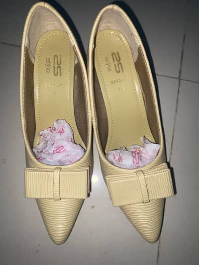 Branded women footwear - COD available