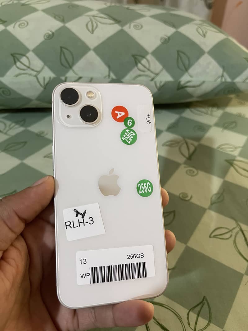 Apple iPhone 13 0