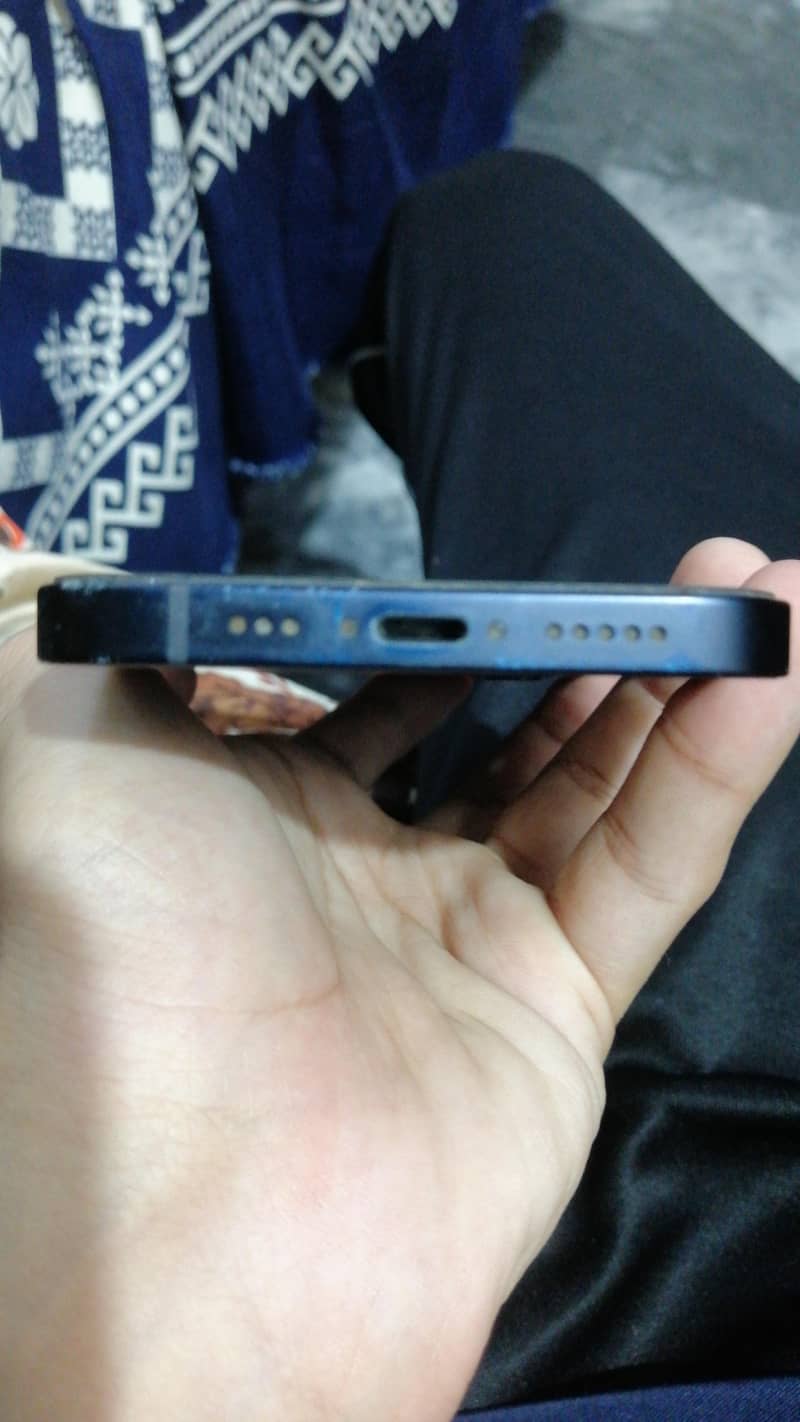 Apple iPhone 12 1