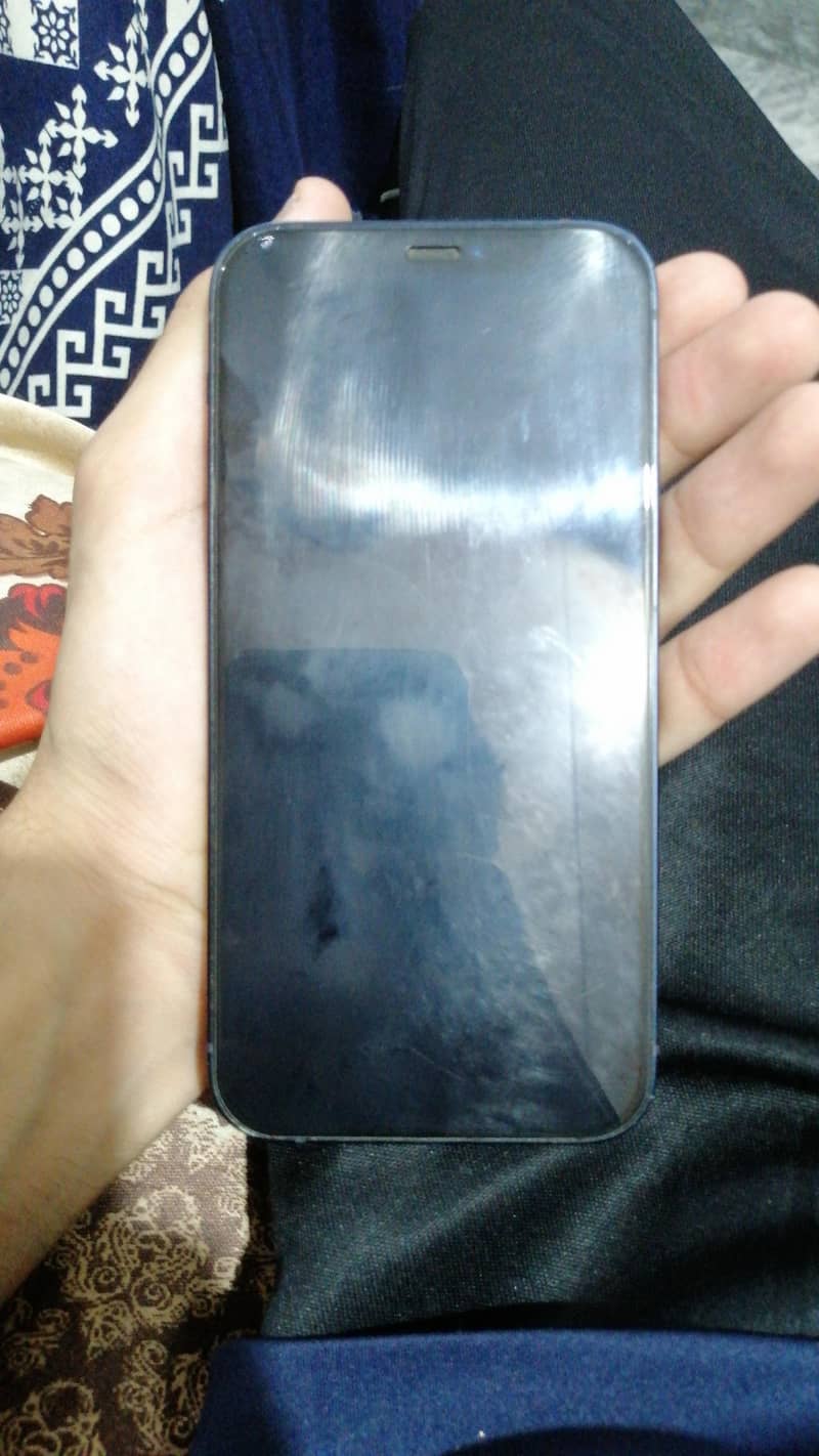 Apple iPhone 12 4