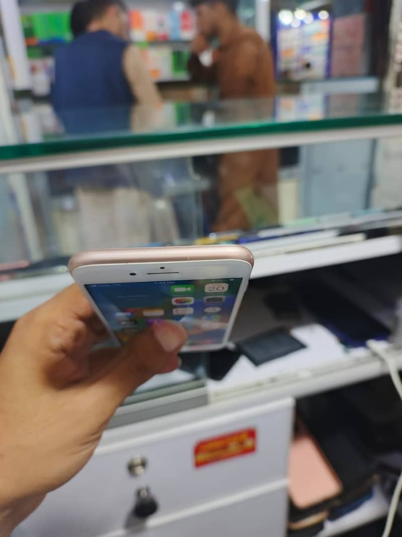 Apple iPhone 8 2