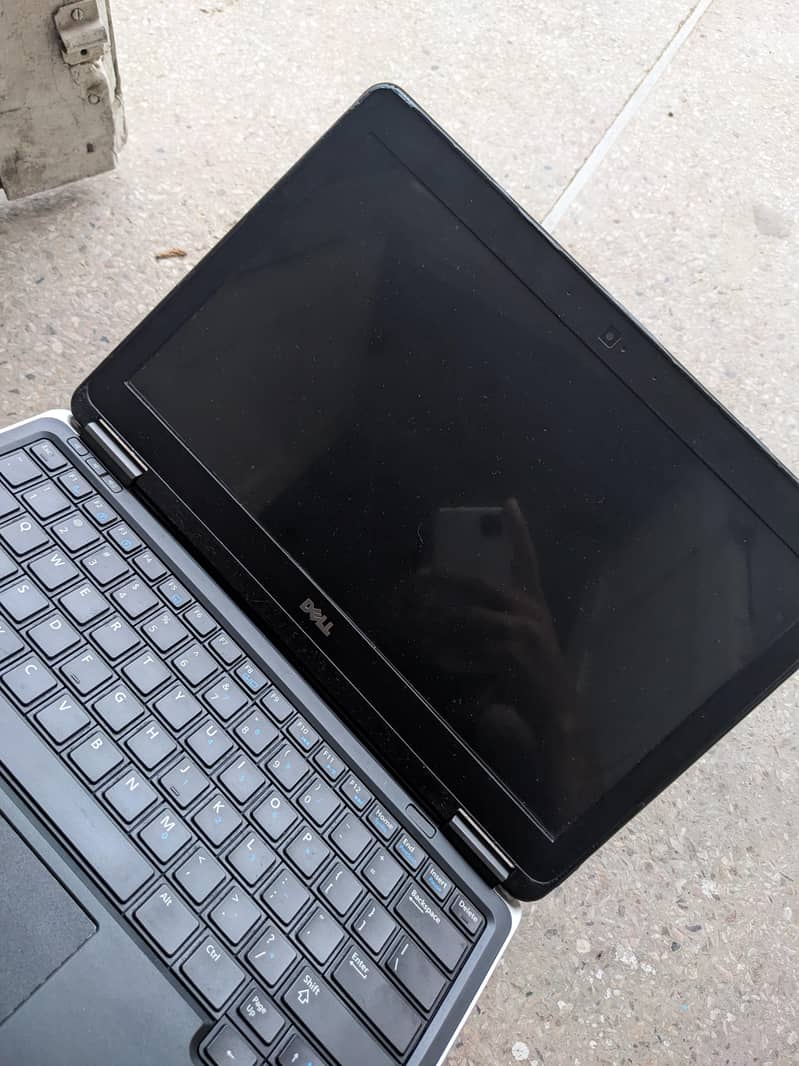 DELL Latitude E7240 3
