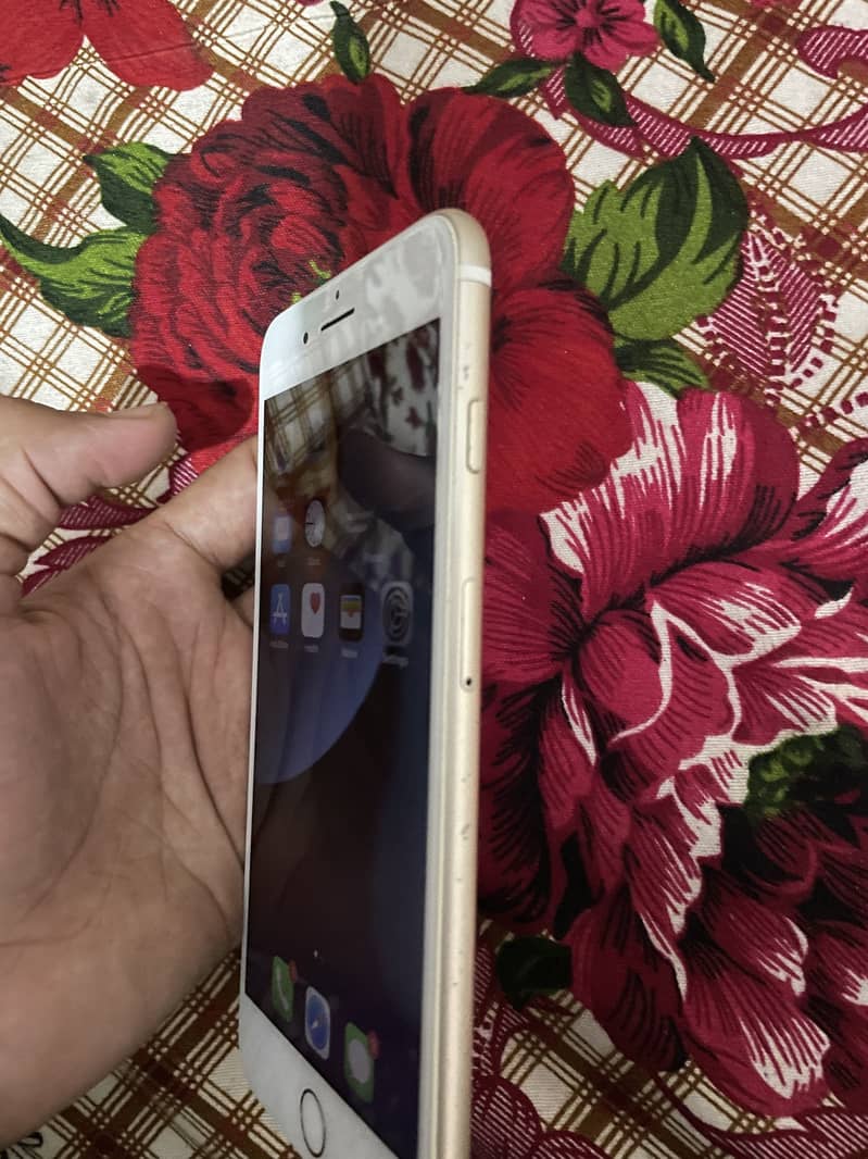 Apple iPhone 7 Plus 2