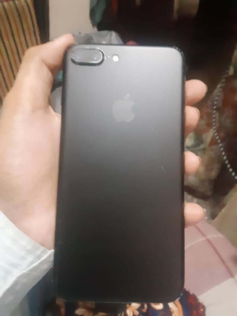 Apple iPhone 7 Plus 4
