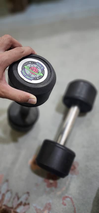 Pair of Rubber Dumbbells - 4kg Each - Home Gym