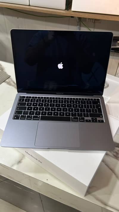 Apple Macbook Air M1 Chip 13" 8/256