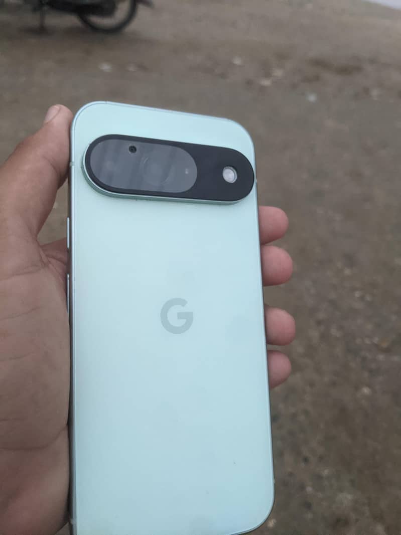 Google Pixel 9 4