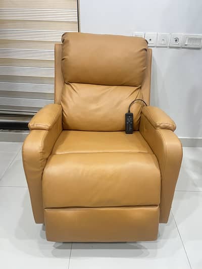Recliner for sale (Price negotiable)