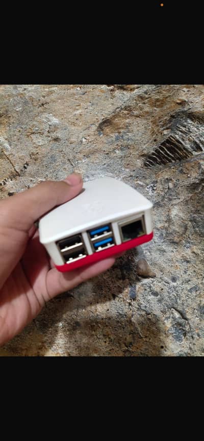 Raspberry pi 4  (4 GB) + case + 32GB SD Card