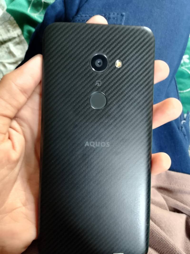 Sharp Aquos Sense 2 1