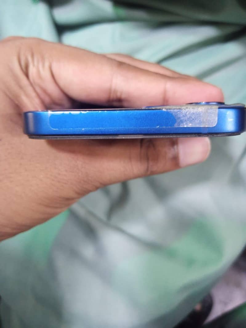 Apple iPhone 12 2