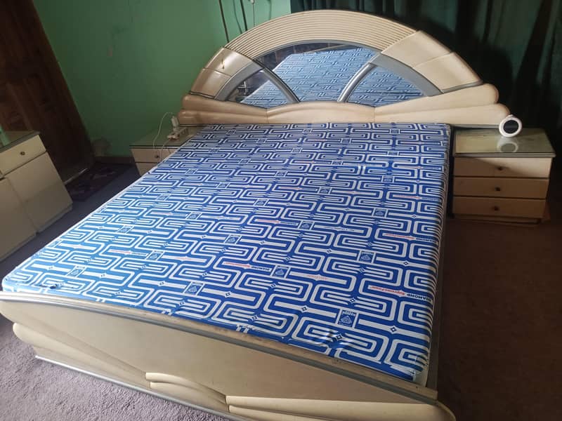 Deco Painted Bed Set 0