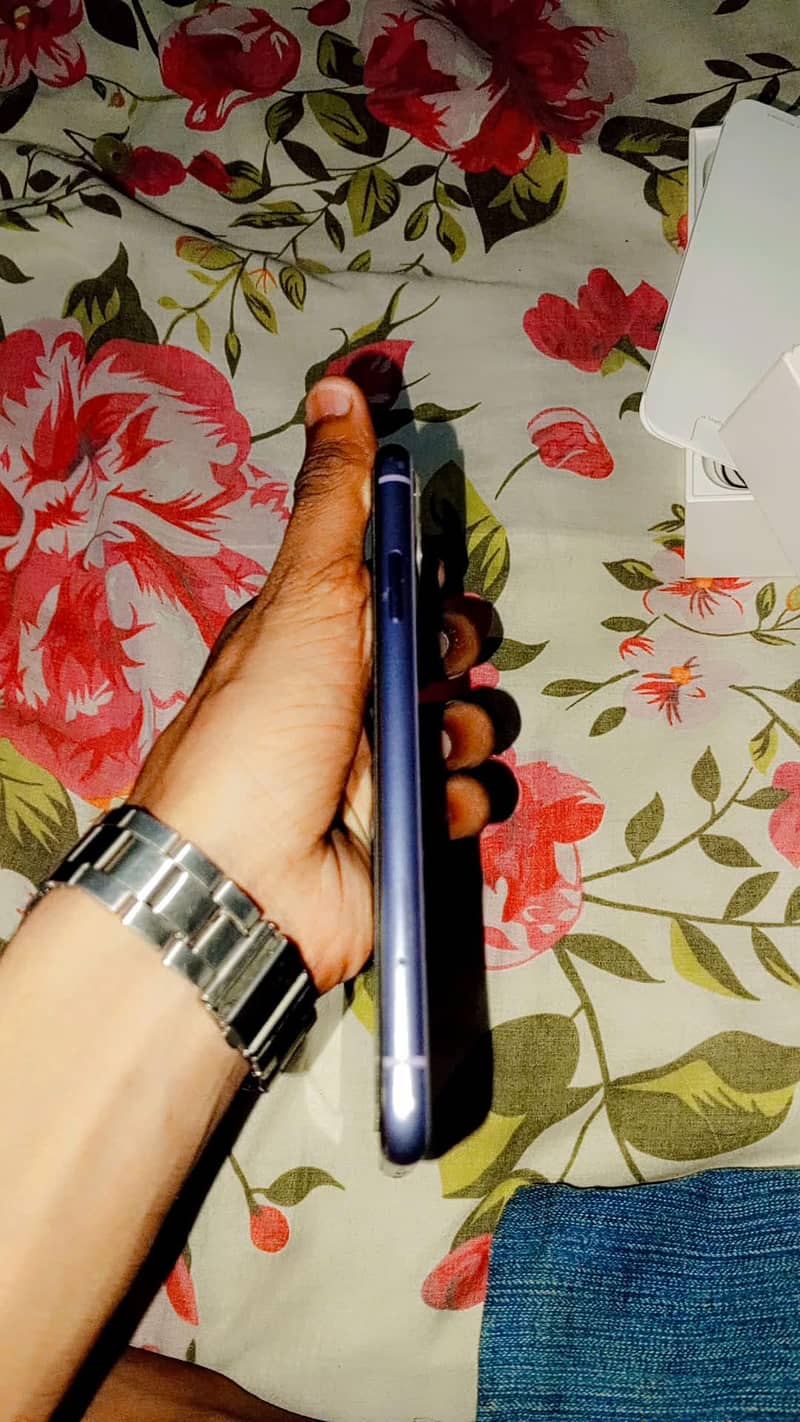 Apple iPhone 11 6