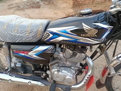 Honda 125 model 24/25 Punjab number 03282022219