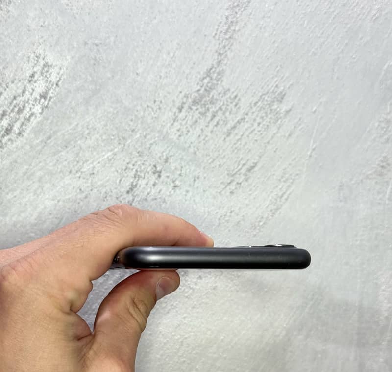 Apple iPhone 11 3