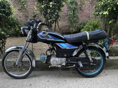 United 70cc CALL 03029636017 Good condition argent sale
