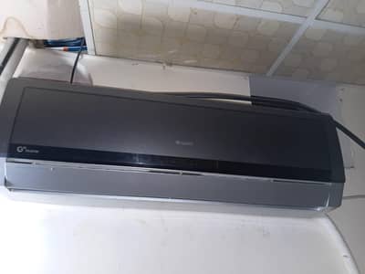 Gree 1ton hot & cold split Ac model Gs-12CITH12G