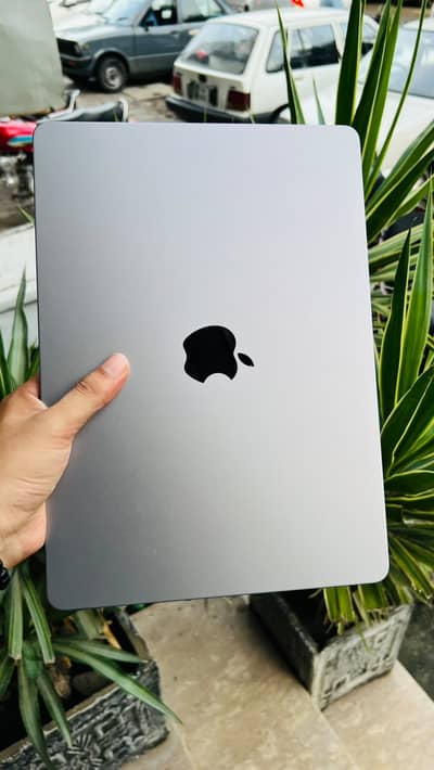 Apple Macbook Air M2 Chip 13" 8/256 Used