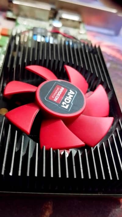 AMD Radeon R5, 2GB DDR5, 64 BIT. Gaming card, 4K DISPLAY.
