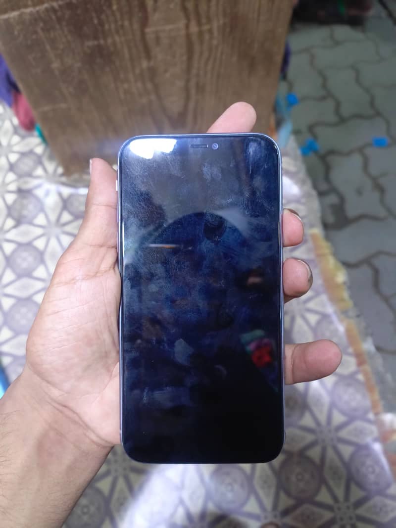 Apple iPhone 11 3