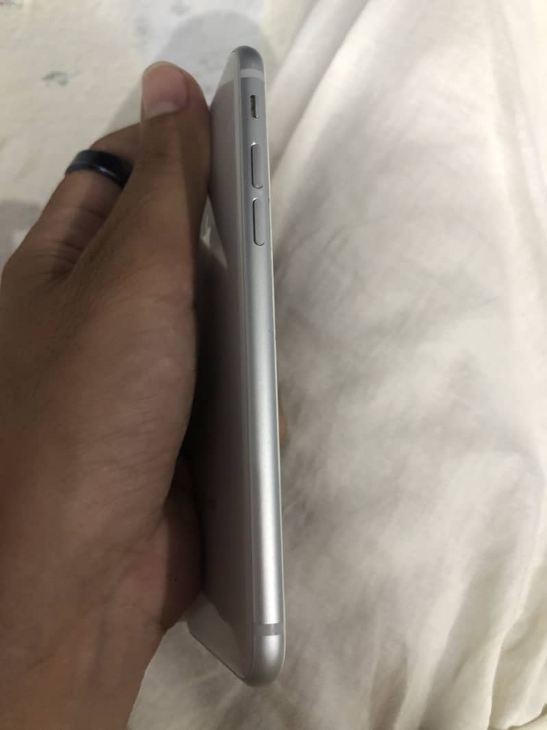 Apple iPhone 8 3