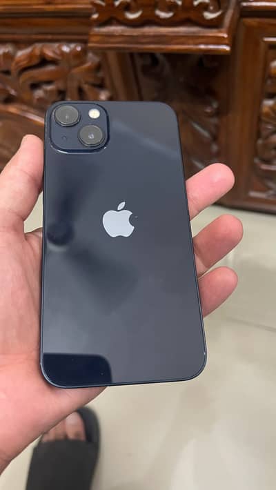 Apple iPhone 13