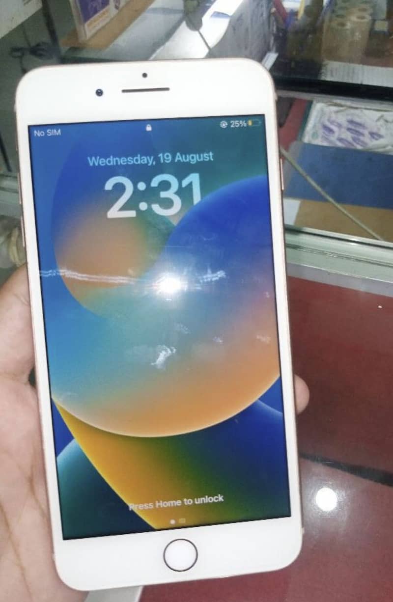 Apple iPhone 8 Plus 1