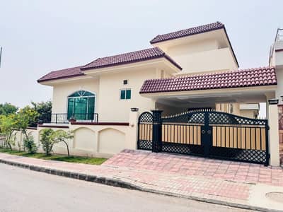Spanish Corner House Villa for Sale in Bahria Phase 3