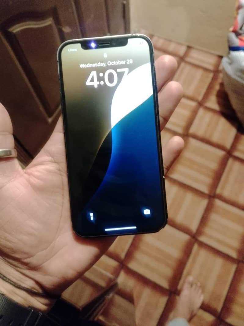 Apple iPhone 12 2